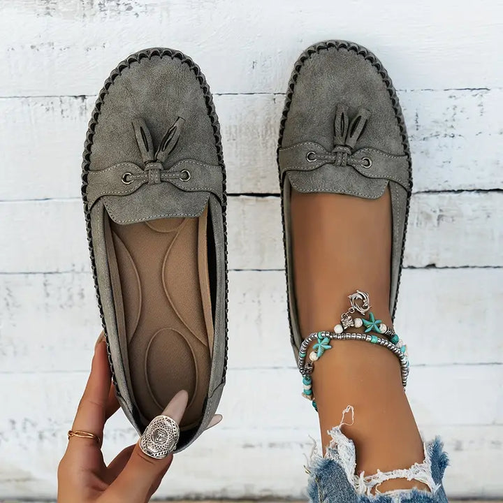 Charlotte – Chic Slip-On Loafers with Bow-Detail Finish