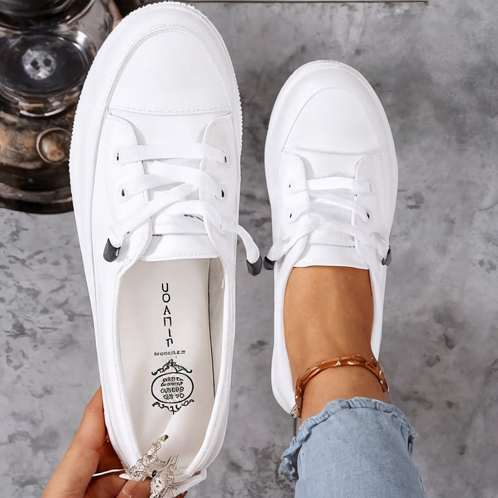 Jacqueline – Stylish Casual Sneakers with Relaxed Low-Profile Fit