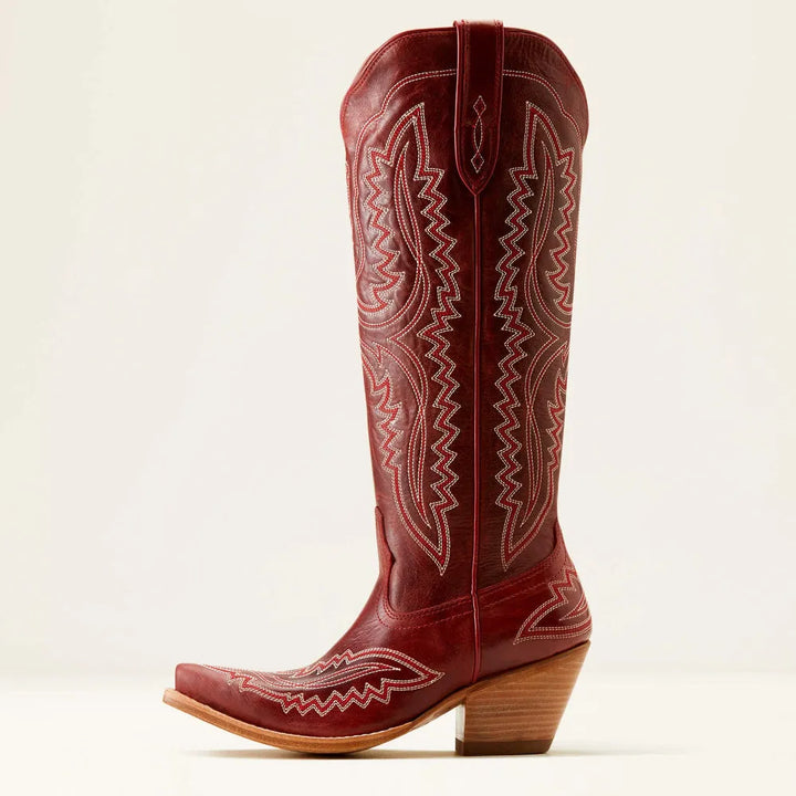 Bottes cowboy brodées. Bout pointu, talon cubain, tirette latérale.