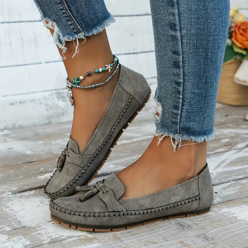 Charlotte – Chic Slip-On Loafers with Bow-Detail Finish