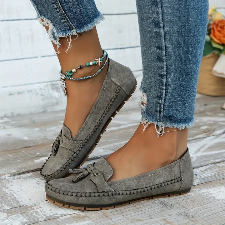 Charlotte – Chic Slip-On Loafers with Bow-Detail Finish
