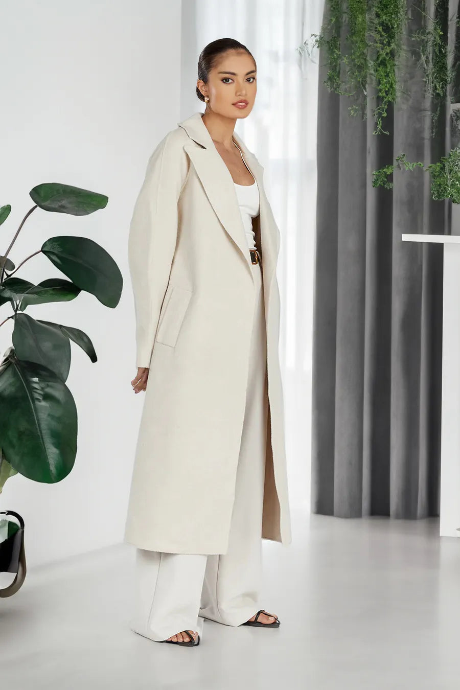 Madeleine – Oversized Maxi Coat with Wide Notch Lapel