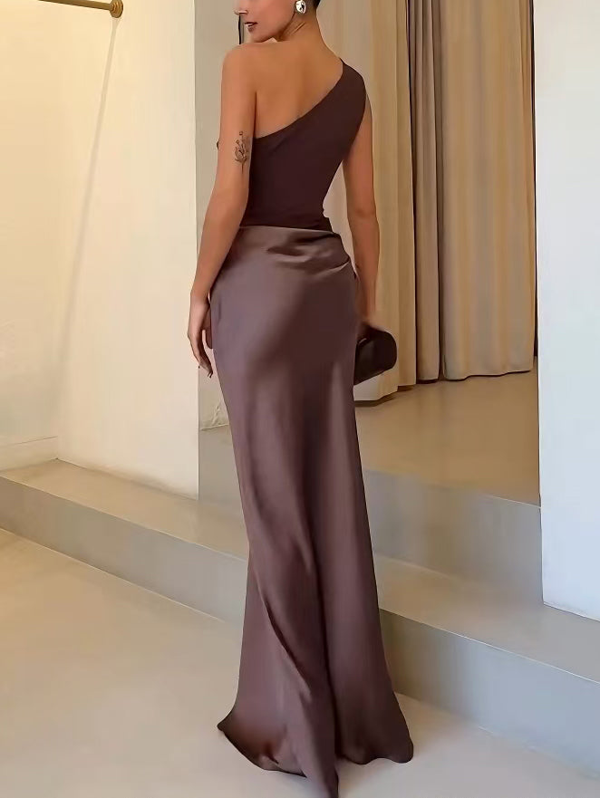 Sara – Pleated One-Shoulder Maxi Dress for Timeless Elegance