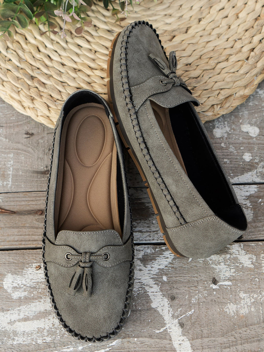 Charlotte – Chic Slip-On Loafers with Bow-Detail Finish
