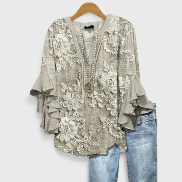 Kelly – Elegant Blouse Top with Short Sleeve Flowy Design