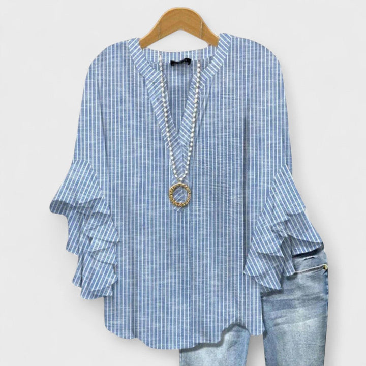 Kelly – Elegant Blouse Top with Short Sleeve Flowy Design