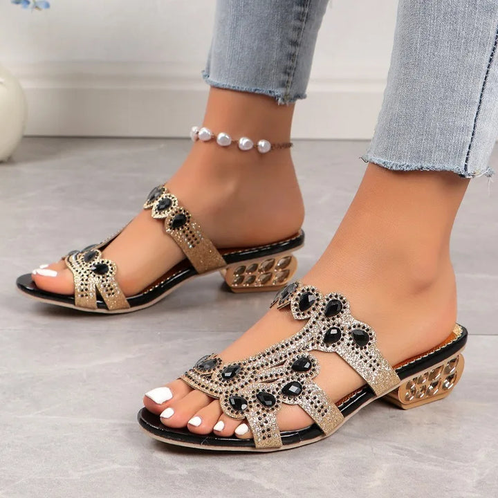 Lisa – Elegant Sandals with Embellished Strappy Detail