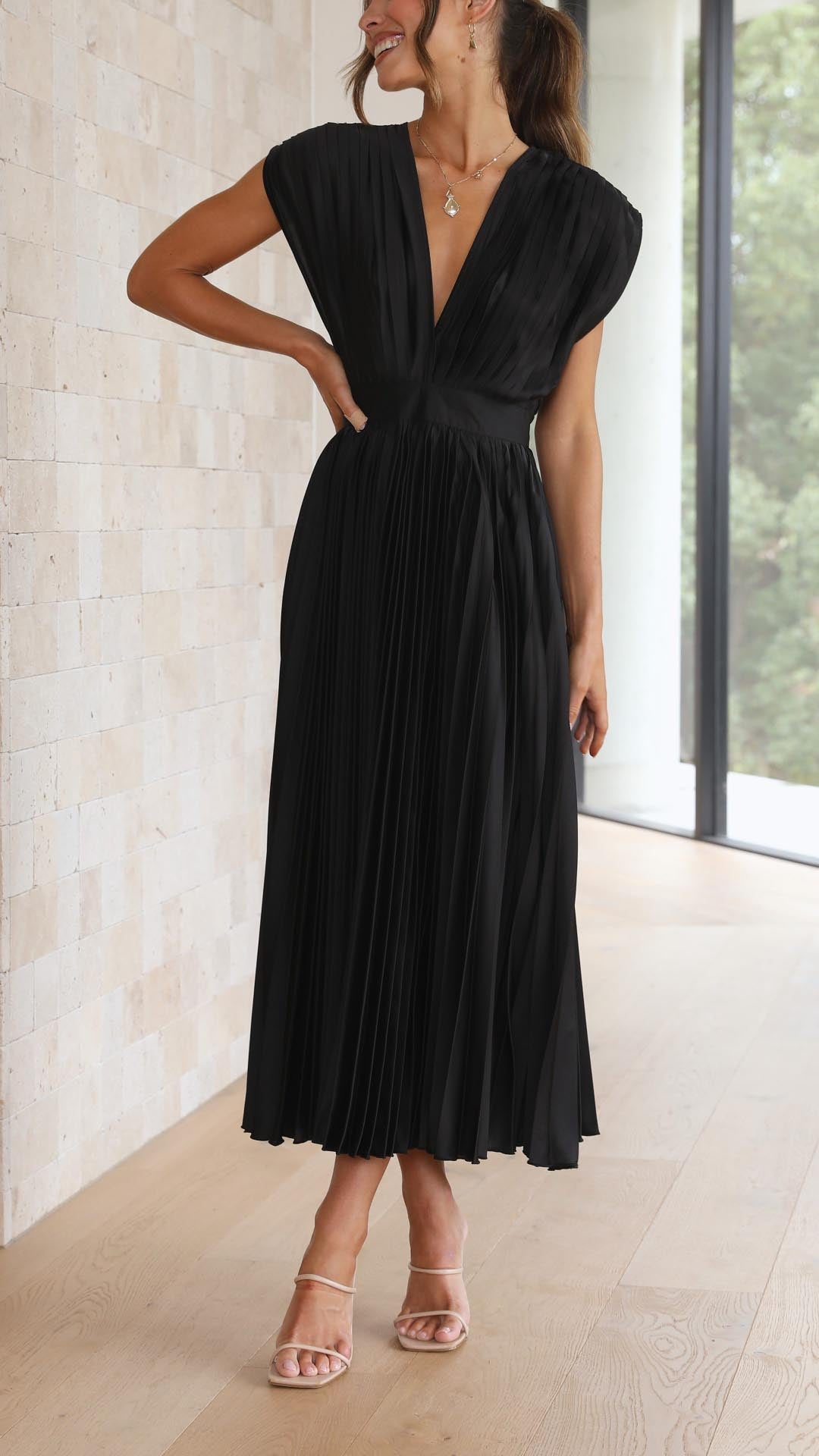 Marguerite | Elegant V-Neck Pleated Maxi Dress