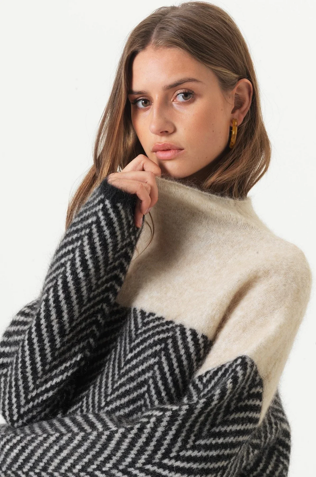 Dakota – Oversized Chevron Turtleneck Sweater