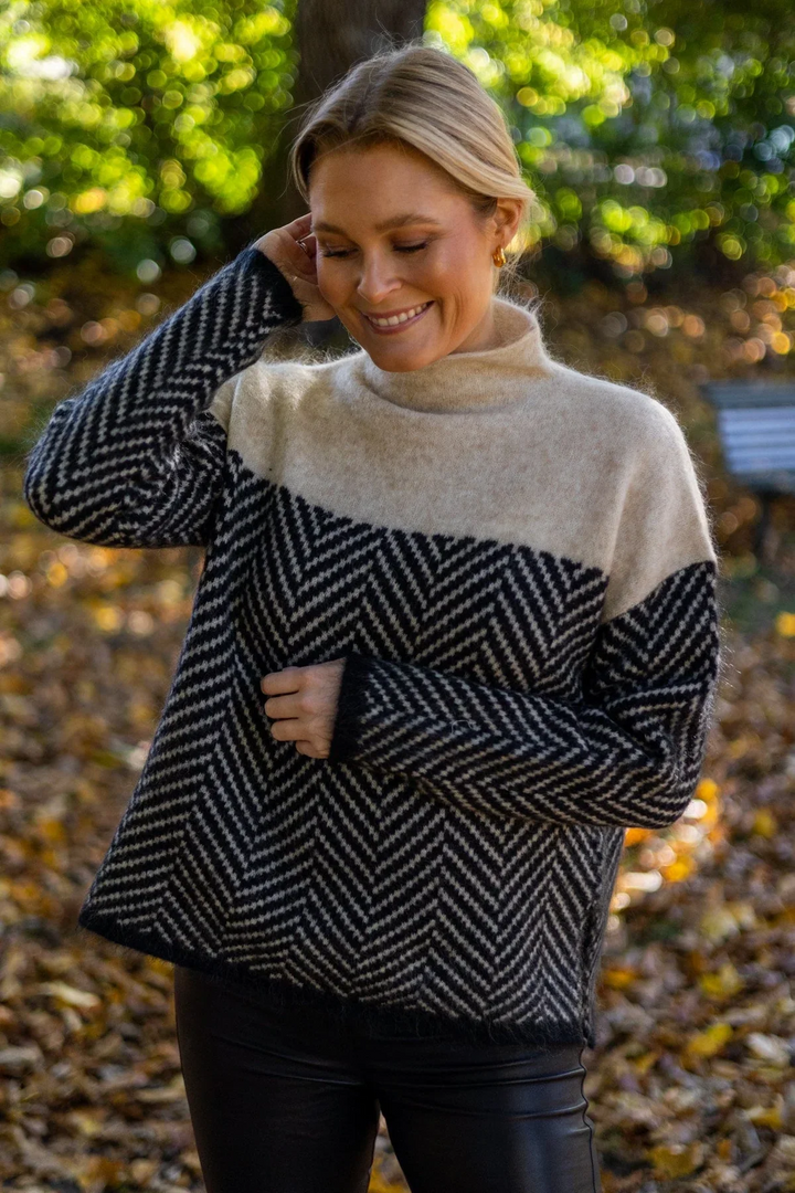 Dakota – Oversized Chevron Turtleneck Sweater