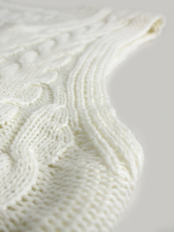 Gwendolen – Cable-Stitch V-Neck Sweater Vest for Women
