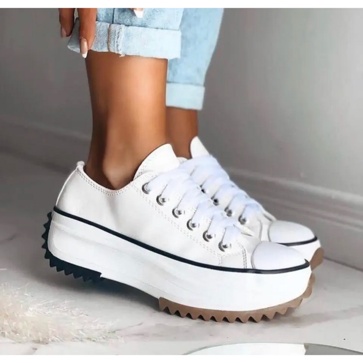 Lillian – Stylish Sneakers with Sculpted Cushioned Footbed