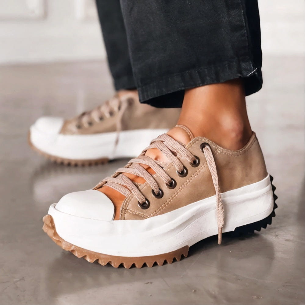 Lillian – Stylish Sneakers with Sculpted Cushioned Footbed