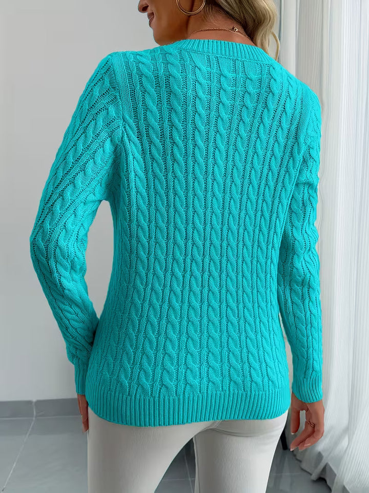 Amaya – Women's Fitted Cable-Stitch V-Neck Sweater