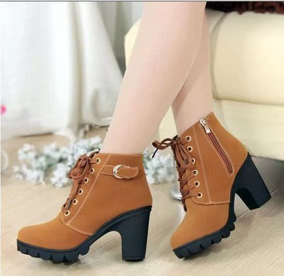 Ava - Schnürstiefeletten zum Aufpeppen deines Herbst-Outfits - FashionWOLF