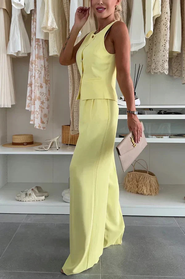 Janet – Chic Matching Set Women with Dressy Blouse and Wide-Leg Trousers