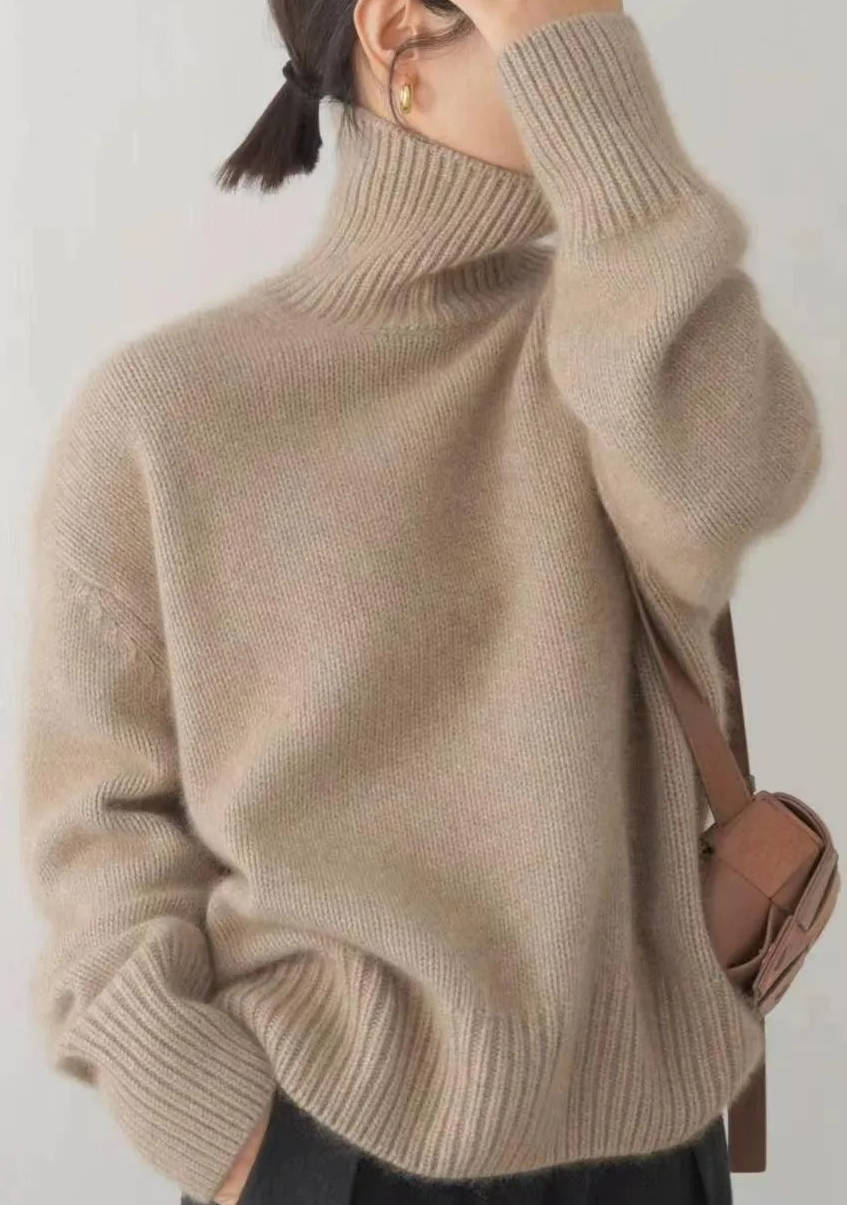 Jana – Oversized Turtleneck Sweater for Winter