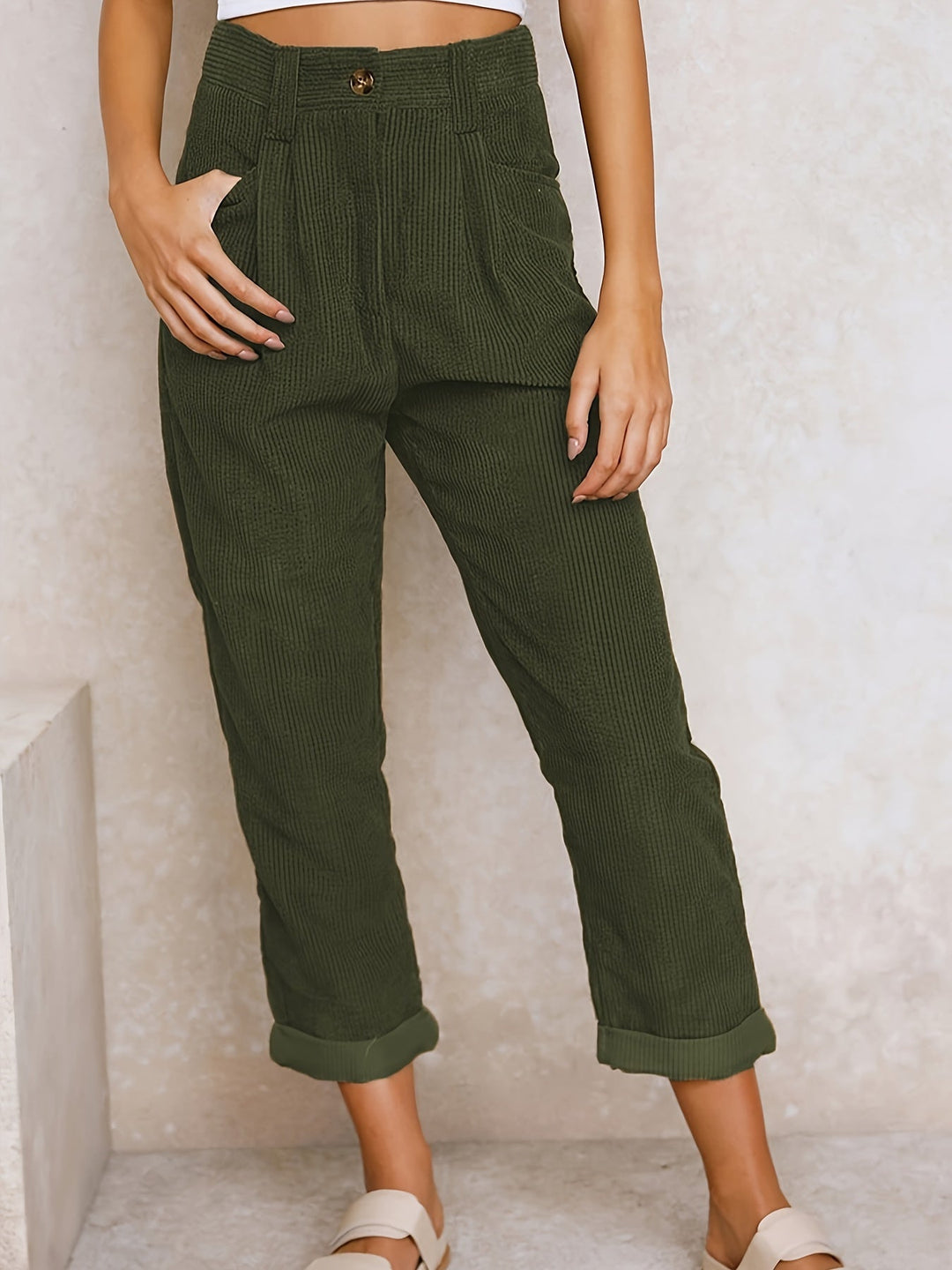 Etta – Women's High-Waisted Pleated Corduroy-Look Pants