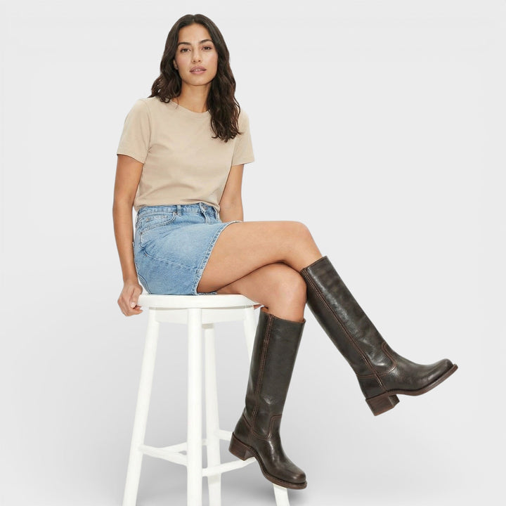 Bottes femme hautes, bout rond, talon bloc, sans fermeture.
