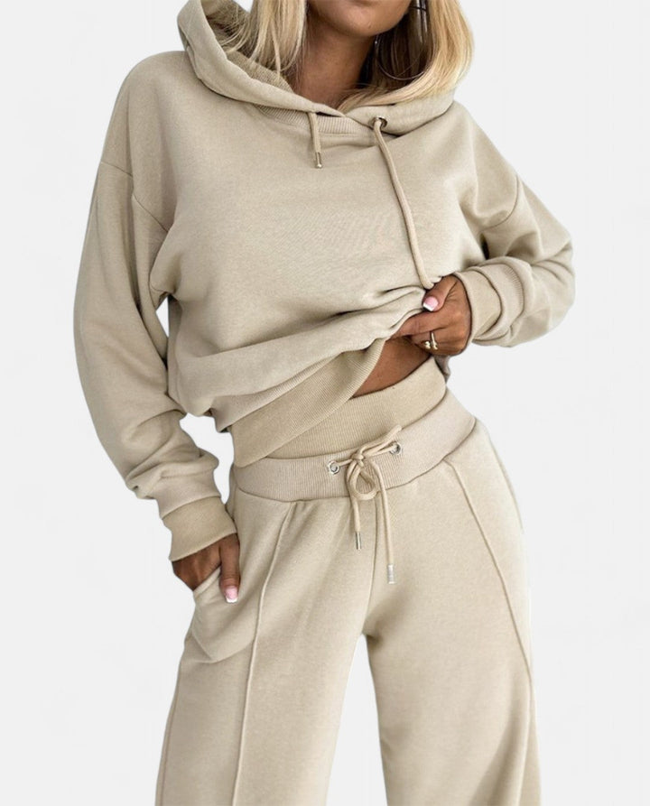 Karolina – Women's Cropped Hoodie Set with Wide-Leg Pants