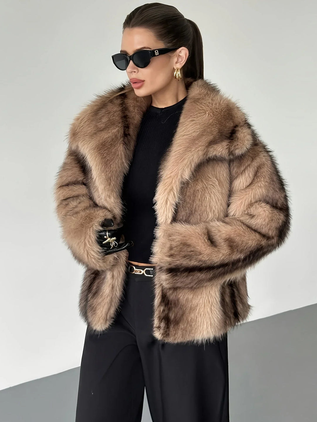 Lilia – Women's Cropped Faux Fur-Look Coat with Oversized Notch Collar