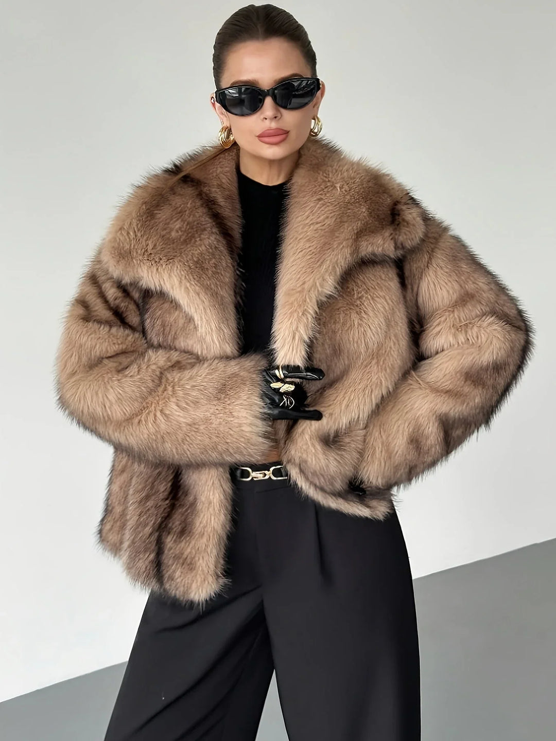 Lilia – Women's Cropped Faux Fur-Look Coat with Oversized Notch Collar