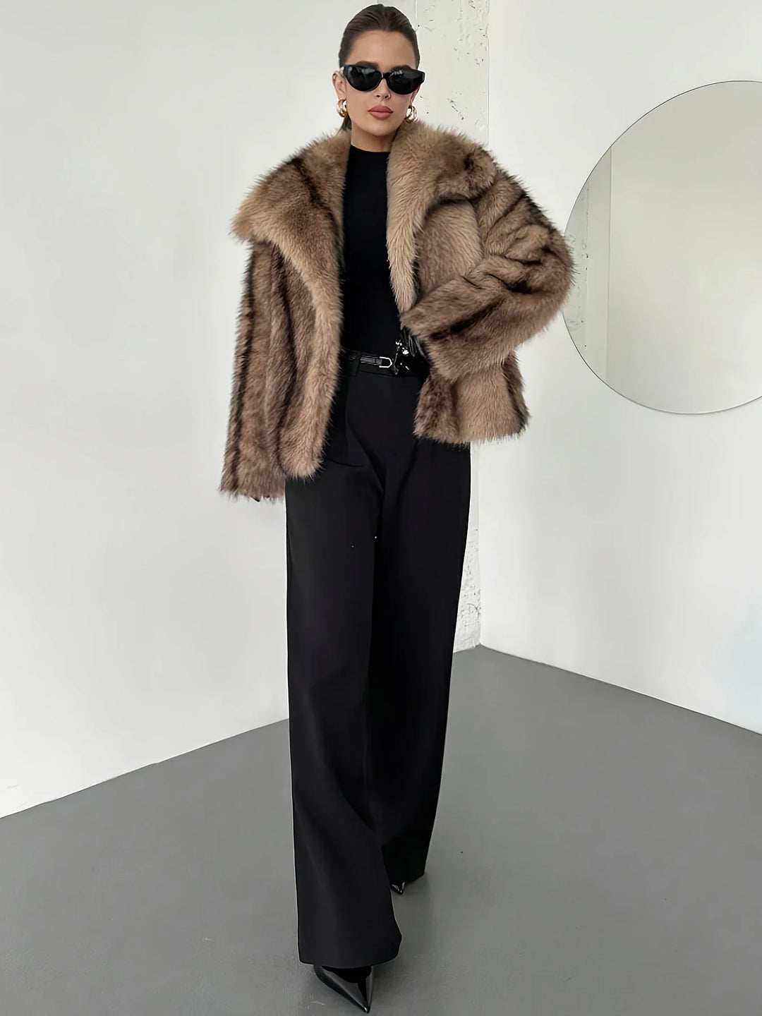 Lilia – Women's Cropped Faux Fur-Look Coat with Oversized Notch Collar