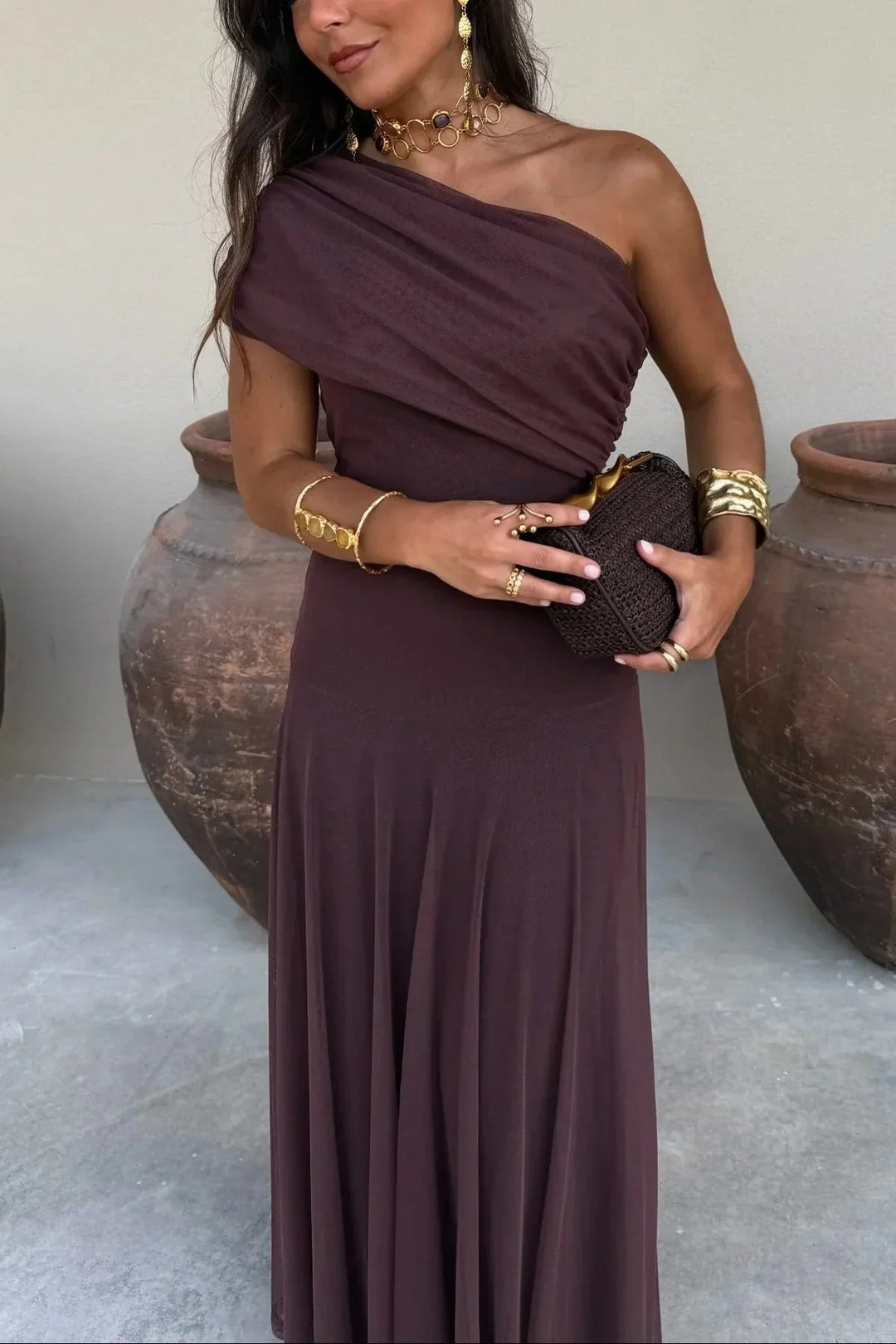 what necklace to wear with one shoulder dress What Jewelry to Wear with a One-Shoulder Wedding D