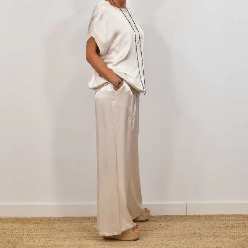 Abigail – Elegant Matching Set Women with Relaxed Flowy Silhouette