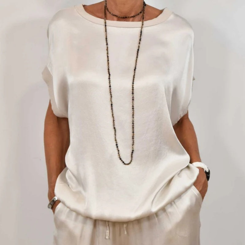 Abigail – Elegant Matching Set Women with Relaxed Flowy Silhouette