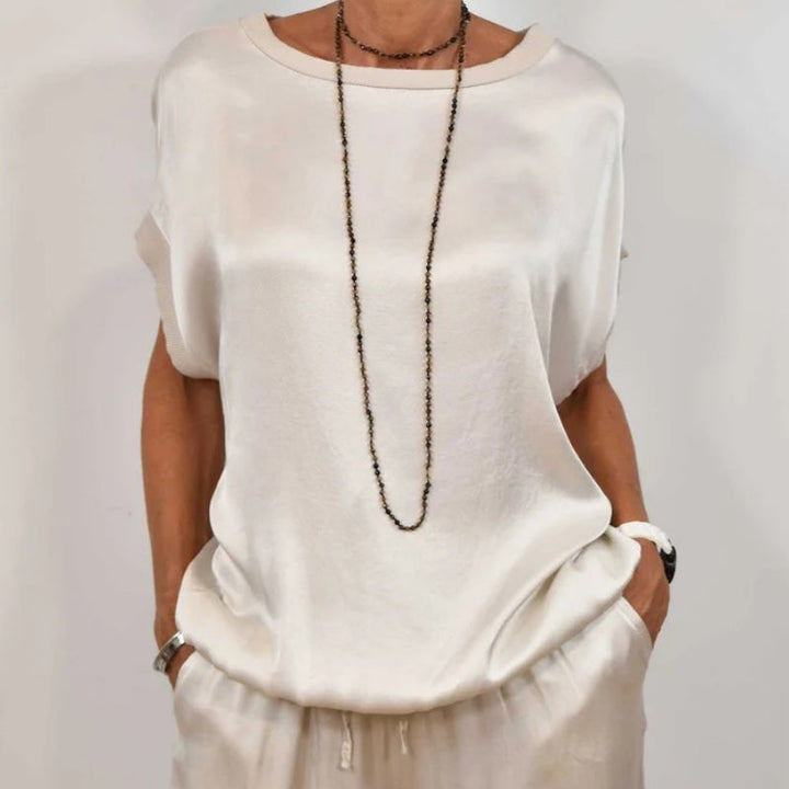 Abigail – Elegant Matching Set Women with Relaxed Flowy Silhouette