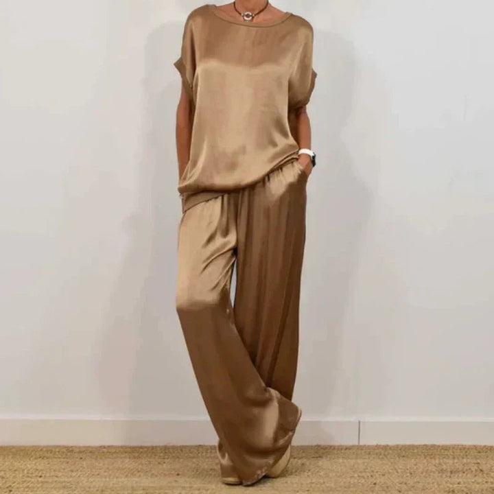 Abigail – Elegant Matching Set Women with Relaxed Flowy Silhouette