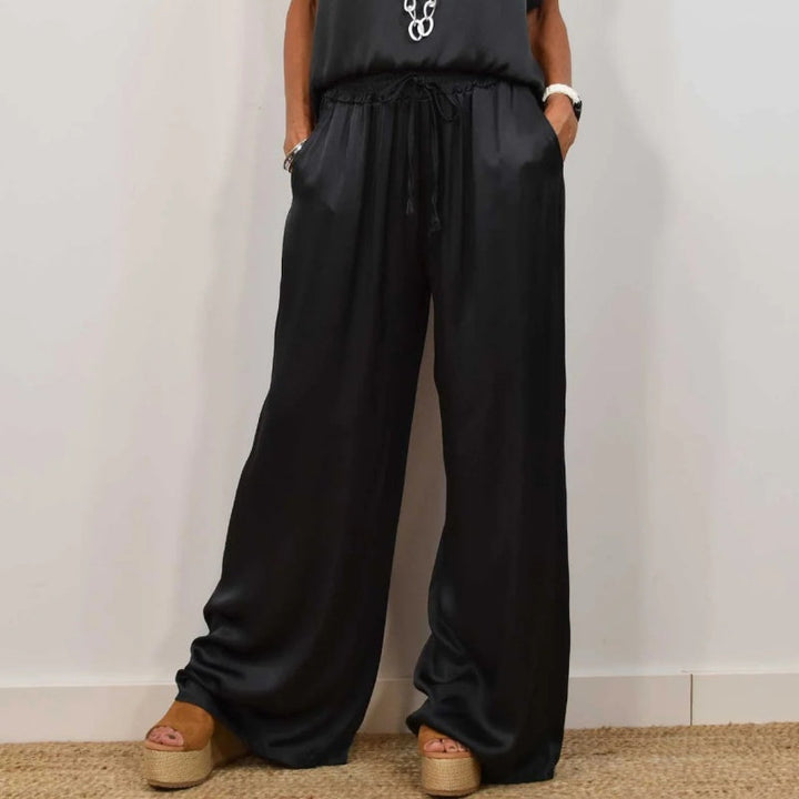 Abigail – Elegant Matching Set Women with Relaxed Flowy Silhouette