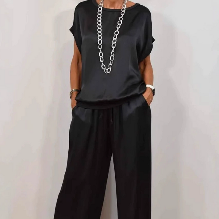 Abigail – Elegant Matching Set Women with Relaxed Flowy Silhouette