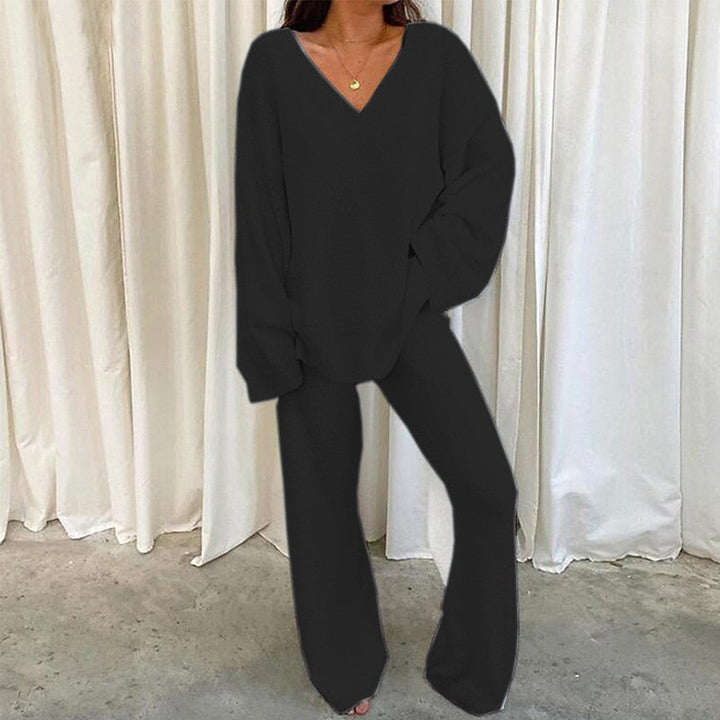 Kristina – V-Neck Lounge Set with Wide-Leg Trousers