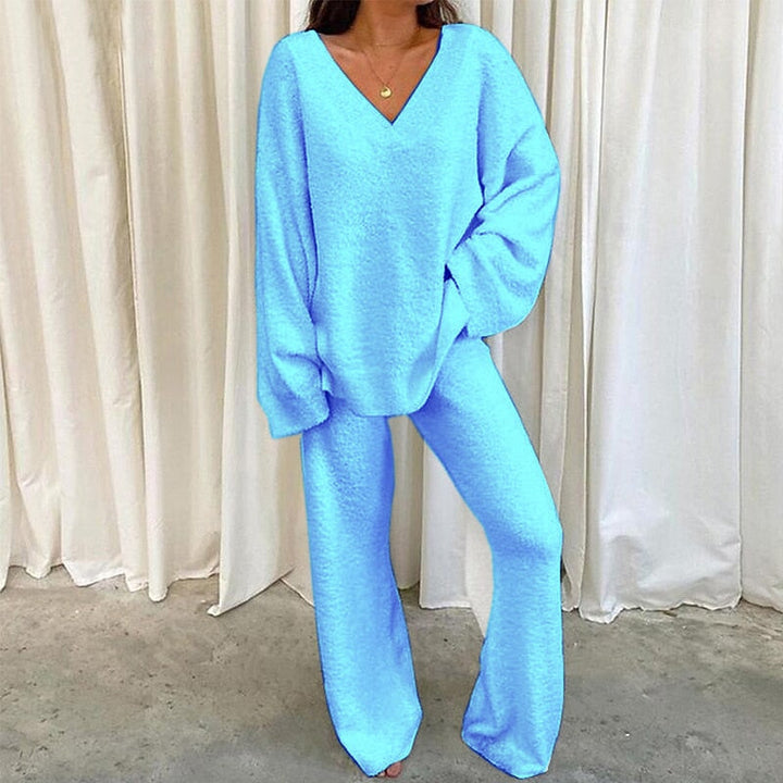 Kristina – V-Neck Lounge Set with Wide-Leg Trousers