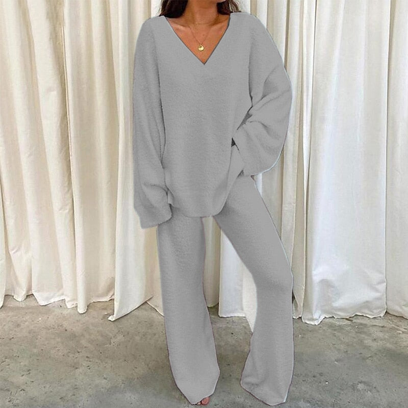 Kristina – V-Neck Lounge Set with Wide-Leg Trousers