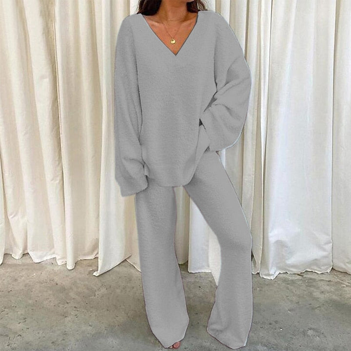 Kristina – V-Neck Lounge Set with Wide-Leg Trousers